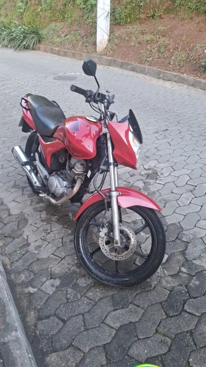 Moto em otimo estado