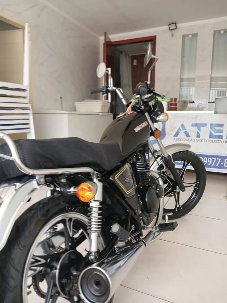 Suzuki intruder