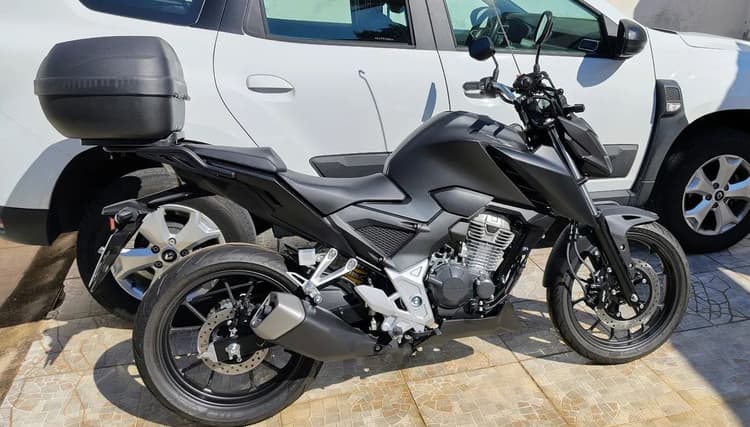 HONDA CB 300R