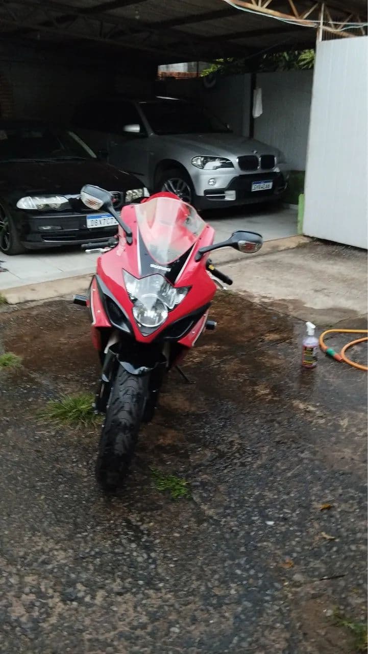 Moto muito nova 