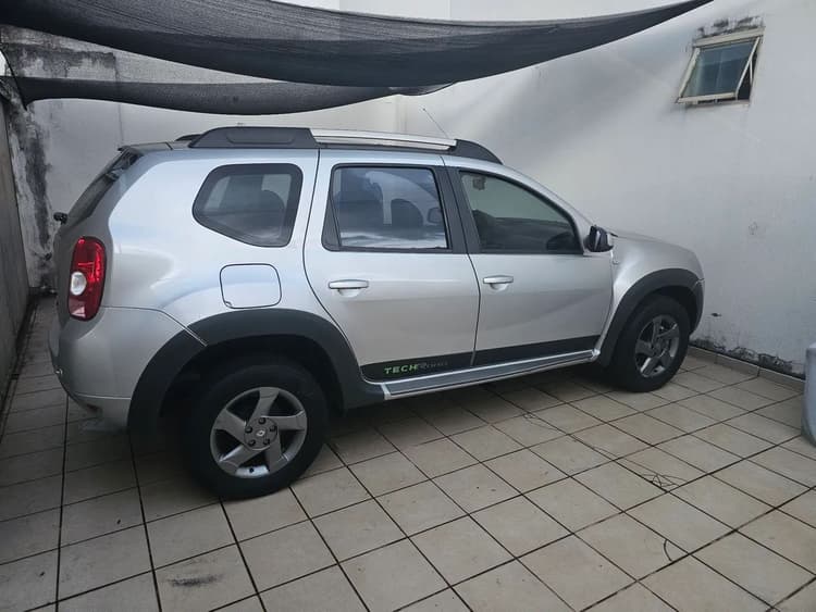 Renault Duster Dynamique 2.0 Hi-flex 16V Aut. 2014