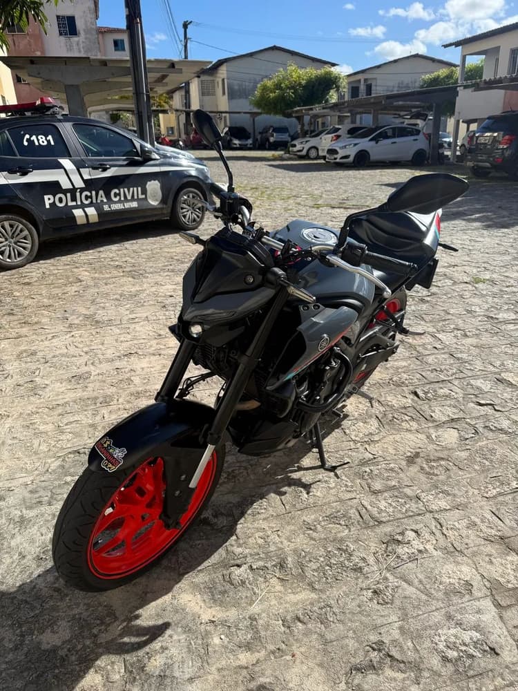 Moto MT03