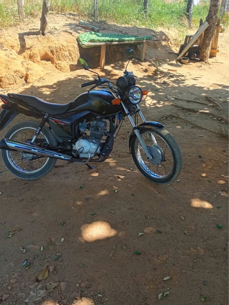 Moto boa bem conservada 