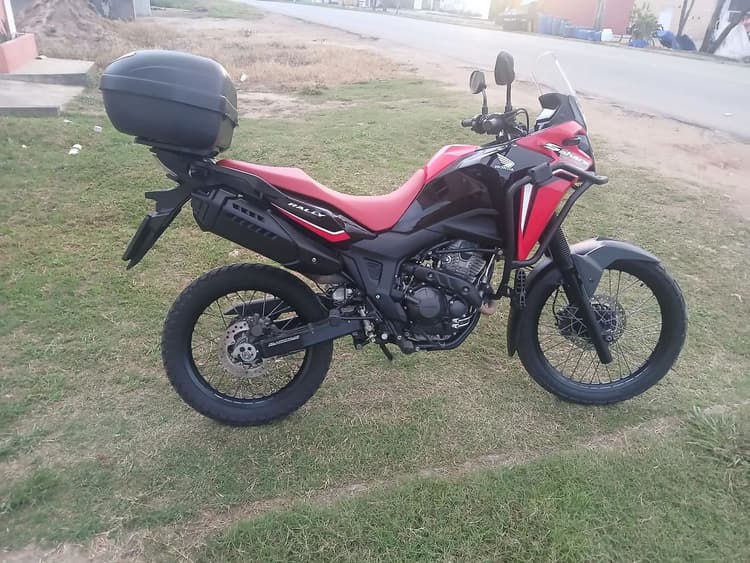 Moto de procedência e muito conservada. 