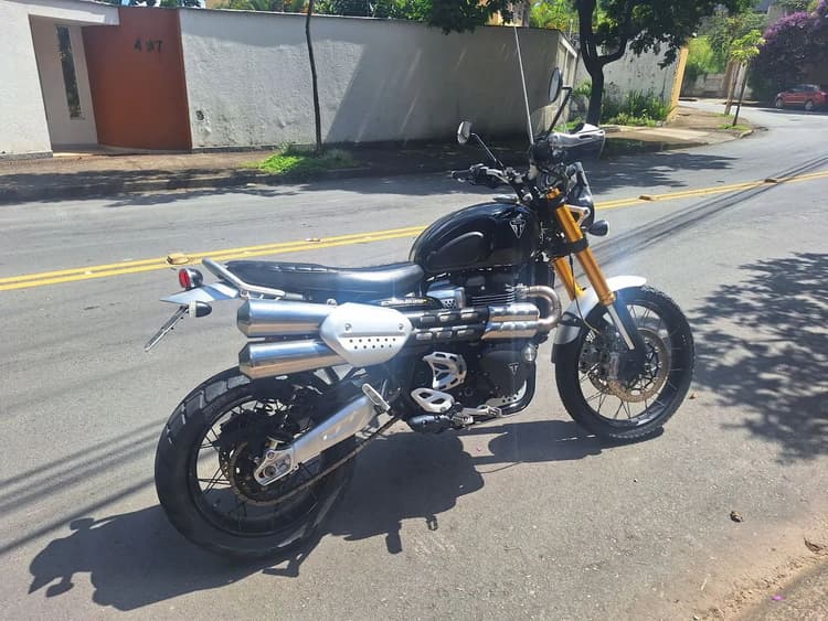 Triumph Scrambler XE 1200.