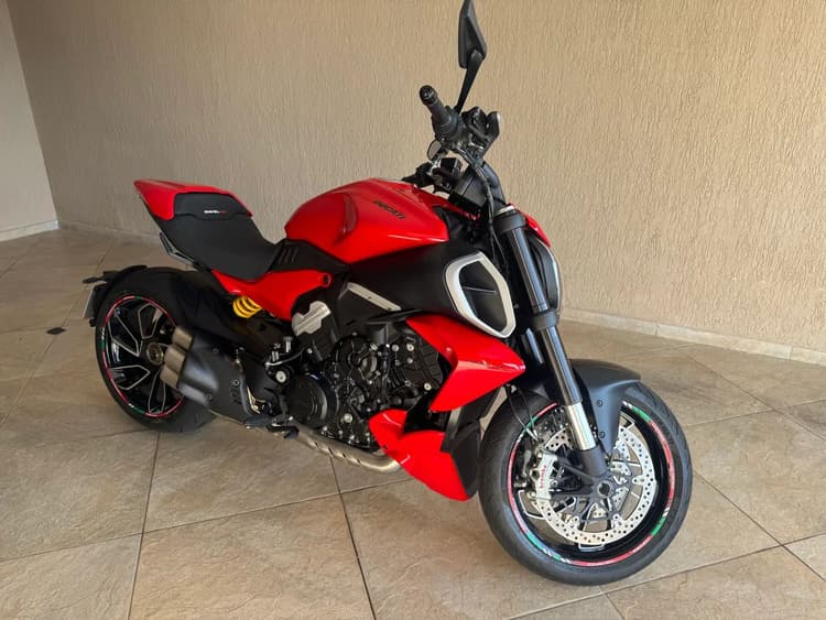 DUCATI DIAVEL V4 2024