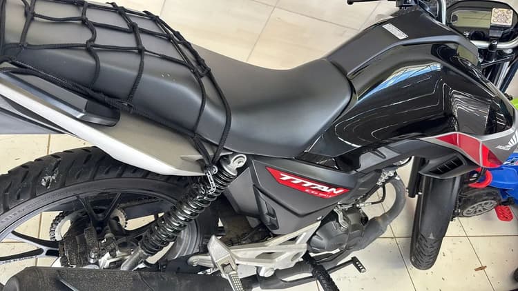 Vendo titan único dono 