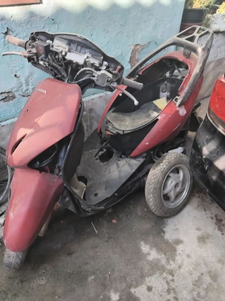 Lead honda
