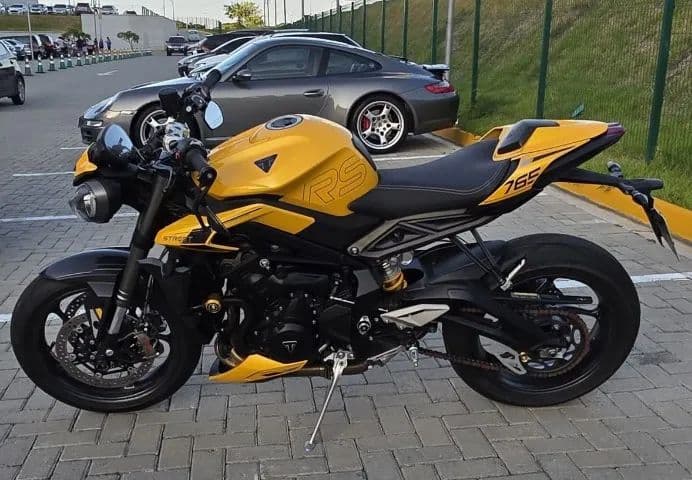 Triumph 765 RS 130cv Impecável.