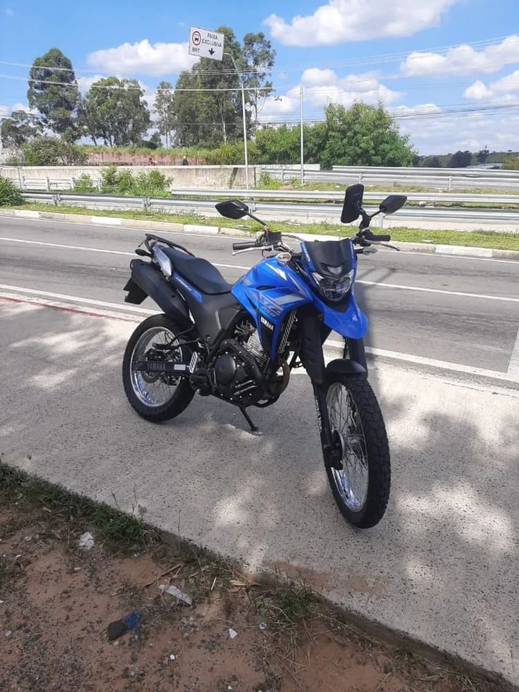 Vendo Lander 2021 Novíssima.