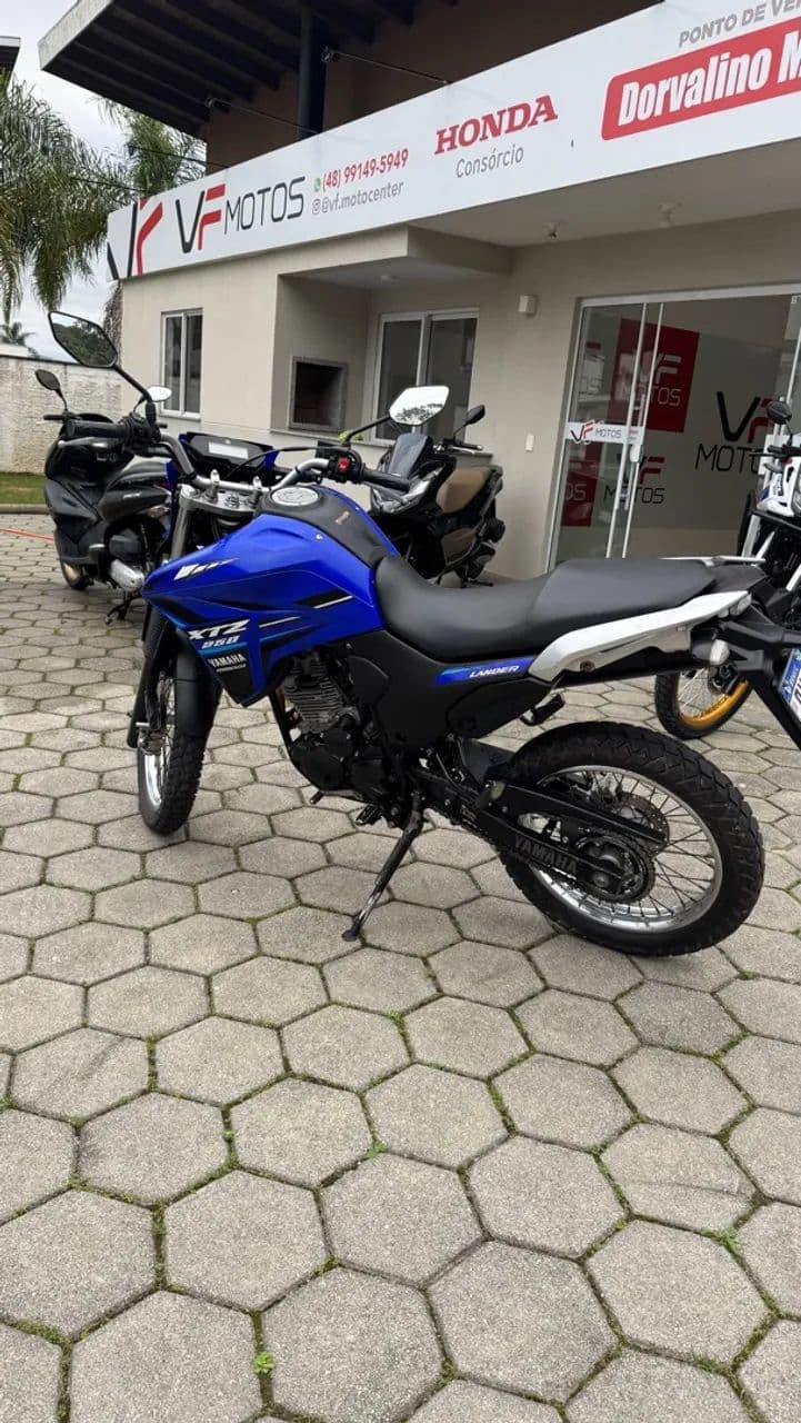 Lander 250 azul 2023 