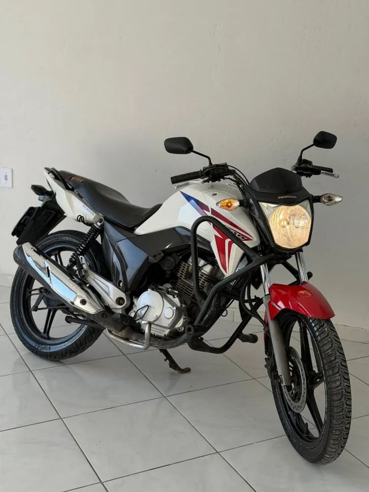 TITAN 150 2015
