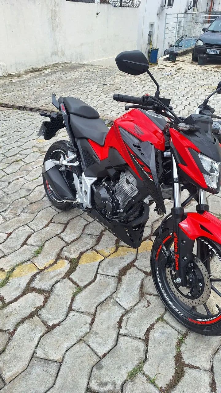 Cb300F 