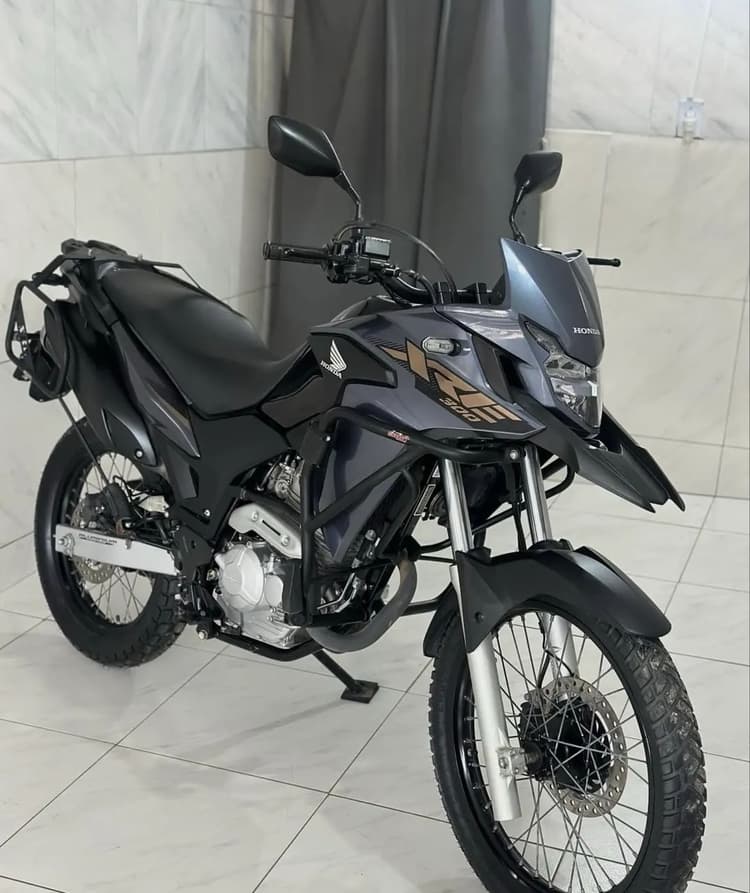 XRE 300 2023