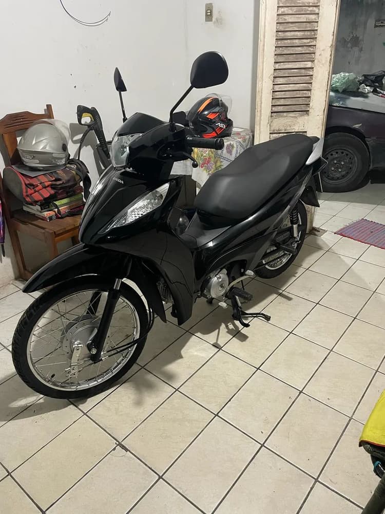 Biz ES 125 com 552km rodados