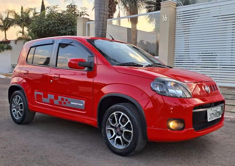 Fiat Uno Sporting 1.4 EVO Fire Flex 8V 4P 2012