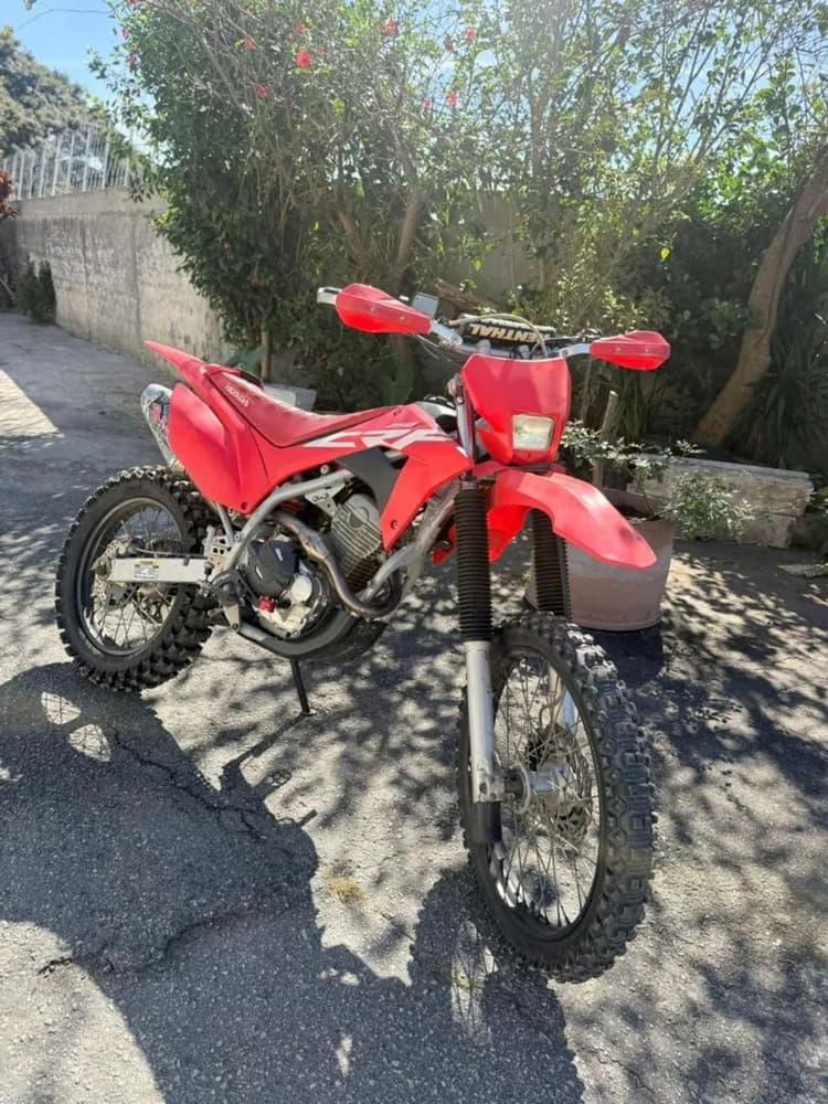 CRF 250F COM VÁRIOS ACESSÓRIOS  aceito troca 
