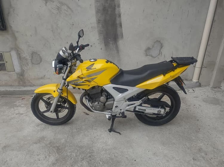 Cbx Twister 2008