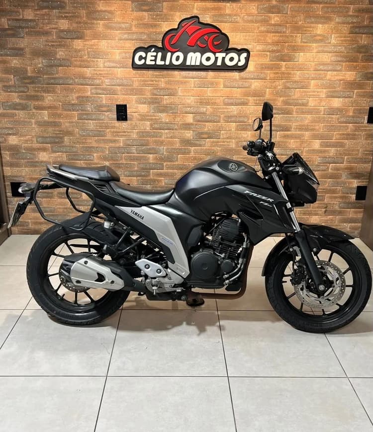 FAZER 250 FLEX PRETA 2022/2023