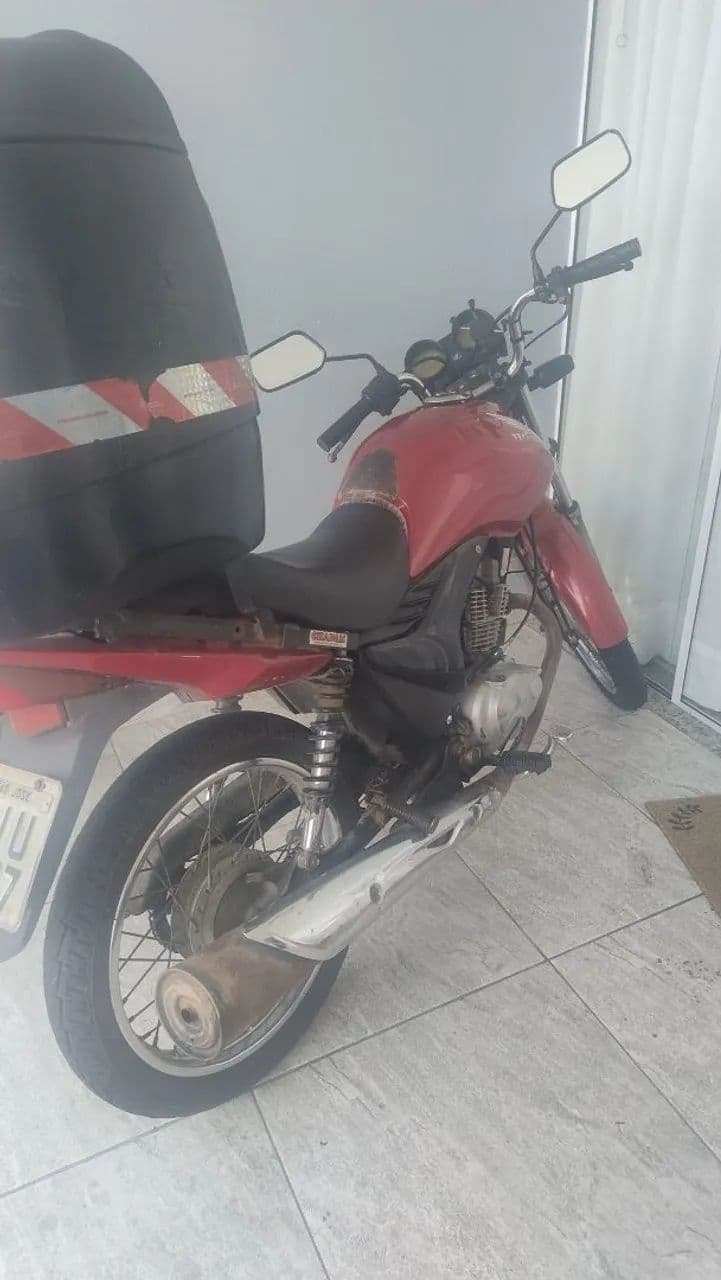 Moto Fan 150 com partida