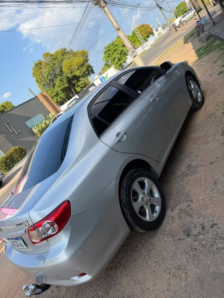 Toyota Corolla GLI 1.8 Flex 16V Aut. 2012