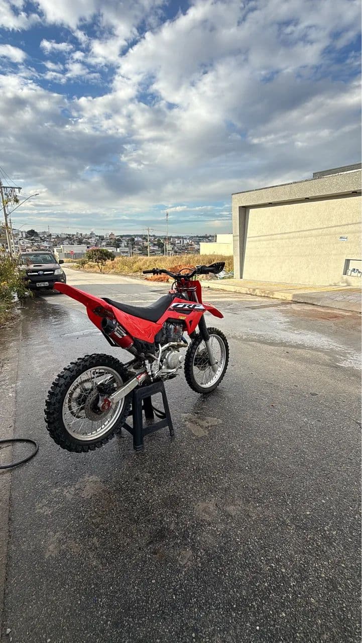 VENDO CRF E EQUIPAMENTOS