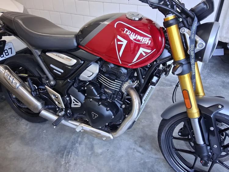 Triumph speed 400