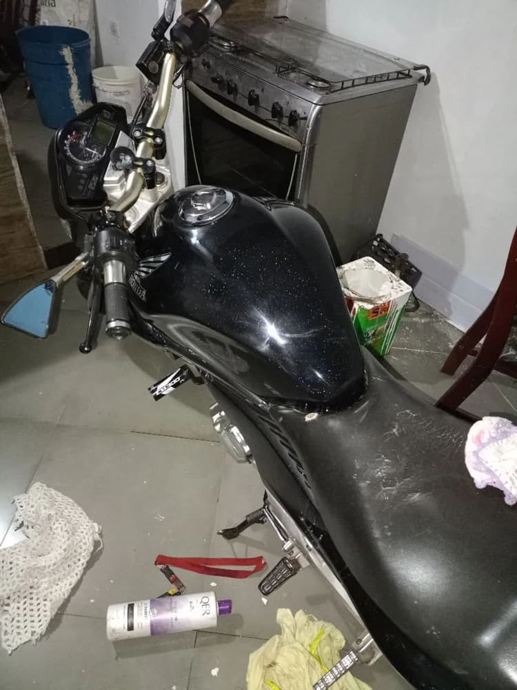 Cb300 em ótimo estado 