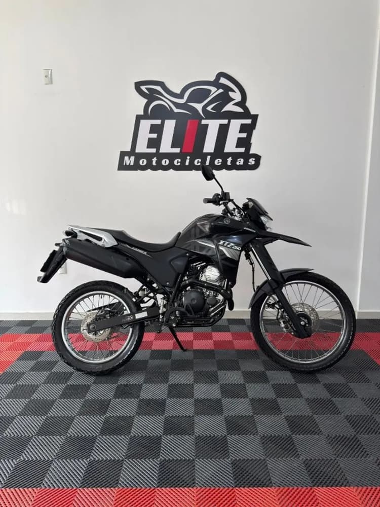 XTZ 250 Lander 2021 Preta 