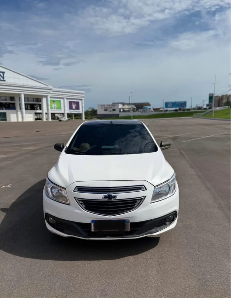 Chevrolet Onix Hatch LT 1.0 8V Flex Power Mec. 4P 2015
