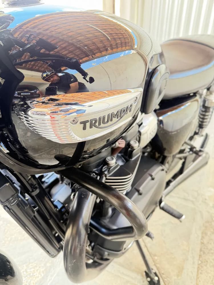 Triumph T100 Black 