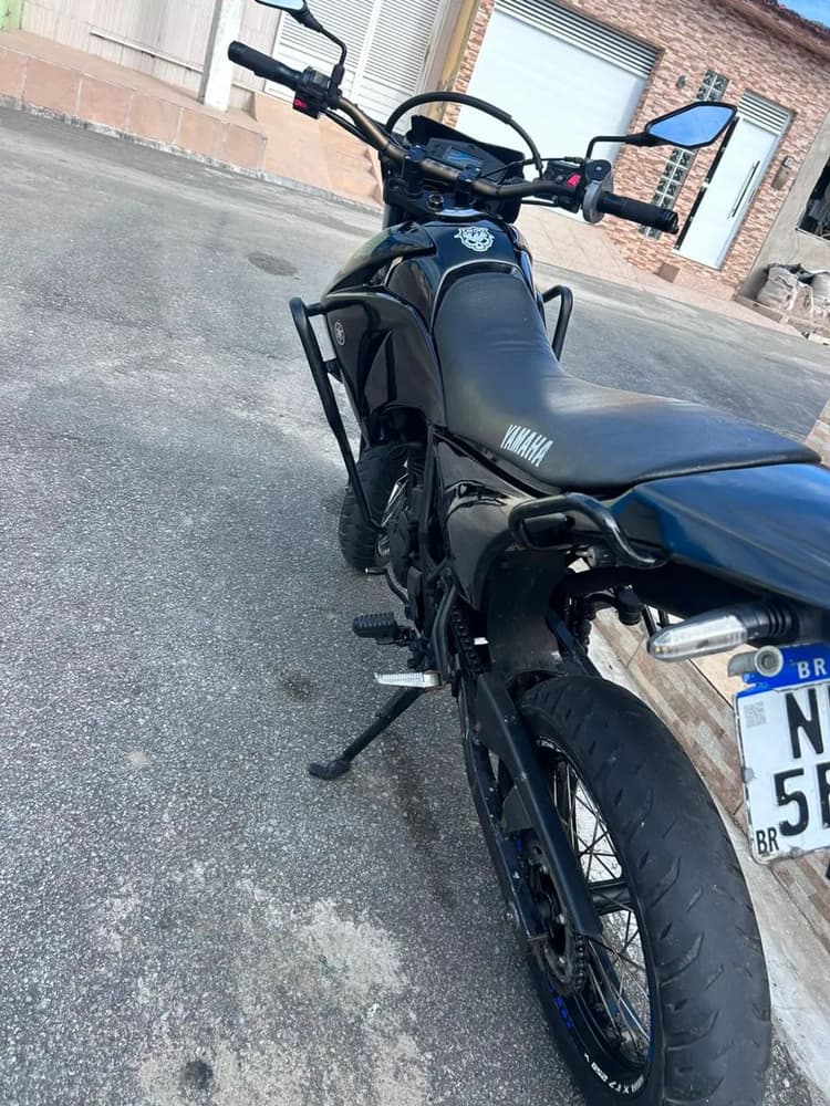 Moto bem cuidada!