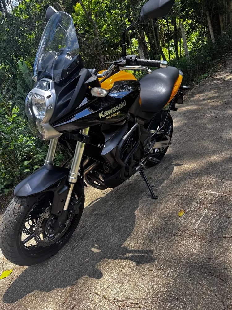 Vendo ou troco Versys 650 2012