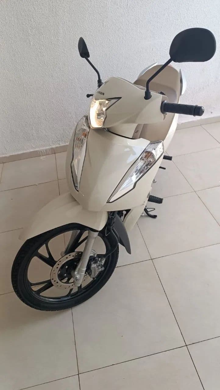 Biz com baixa kilometragem 