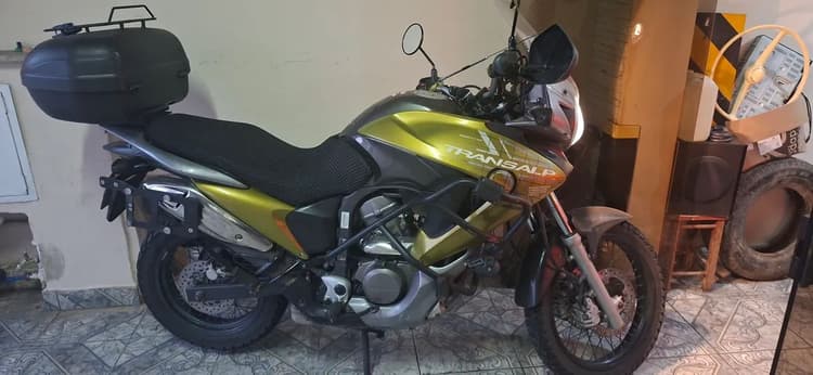 Transalp 700cc 