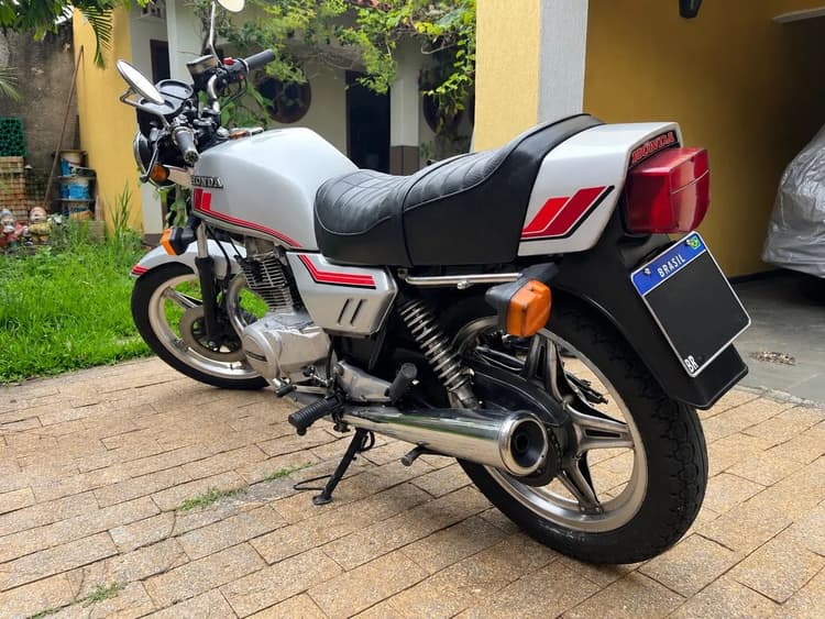CB 400 PLACA PRETA SEGUNDO DONO