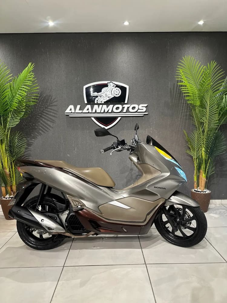 Pcx dlx com chave presencial 