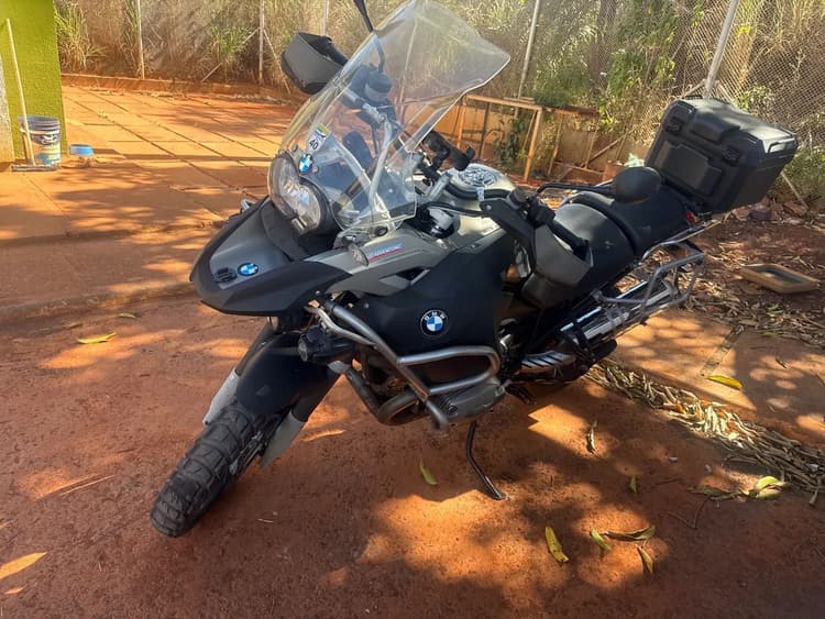 Vende se Gs 1200 segundo dono posso comprovar com documentos 
