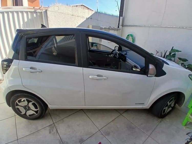 JAC E-JS1 62cv 5P Aut. (elétrico) 2023