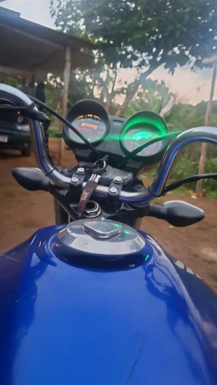 Vendo titan 2004