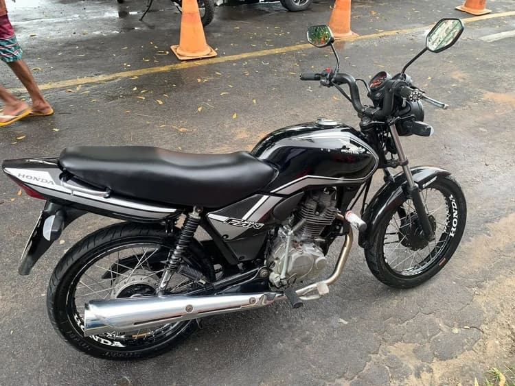 Moto muito conservado 