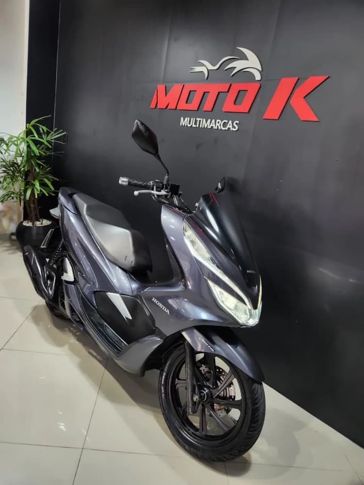 Linda Pcx  apenas 15.700