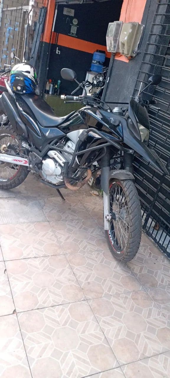 Xre 300 2014