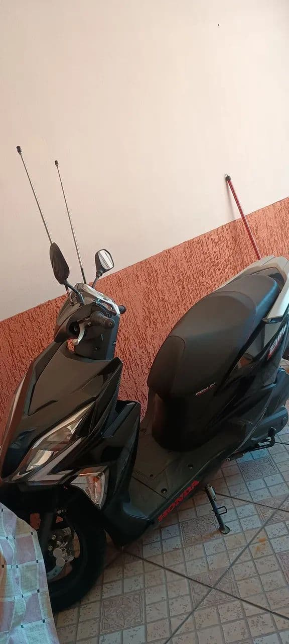 Moto impecável 