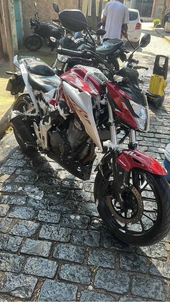 Vendo CB 300f 