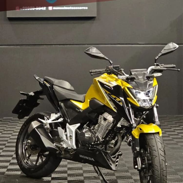 CB 300F Twister Flex 2023 Dourada