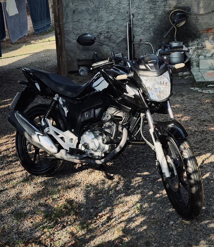 Honda FAN 160 preta
