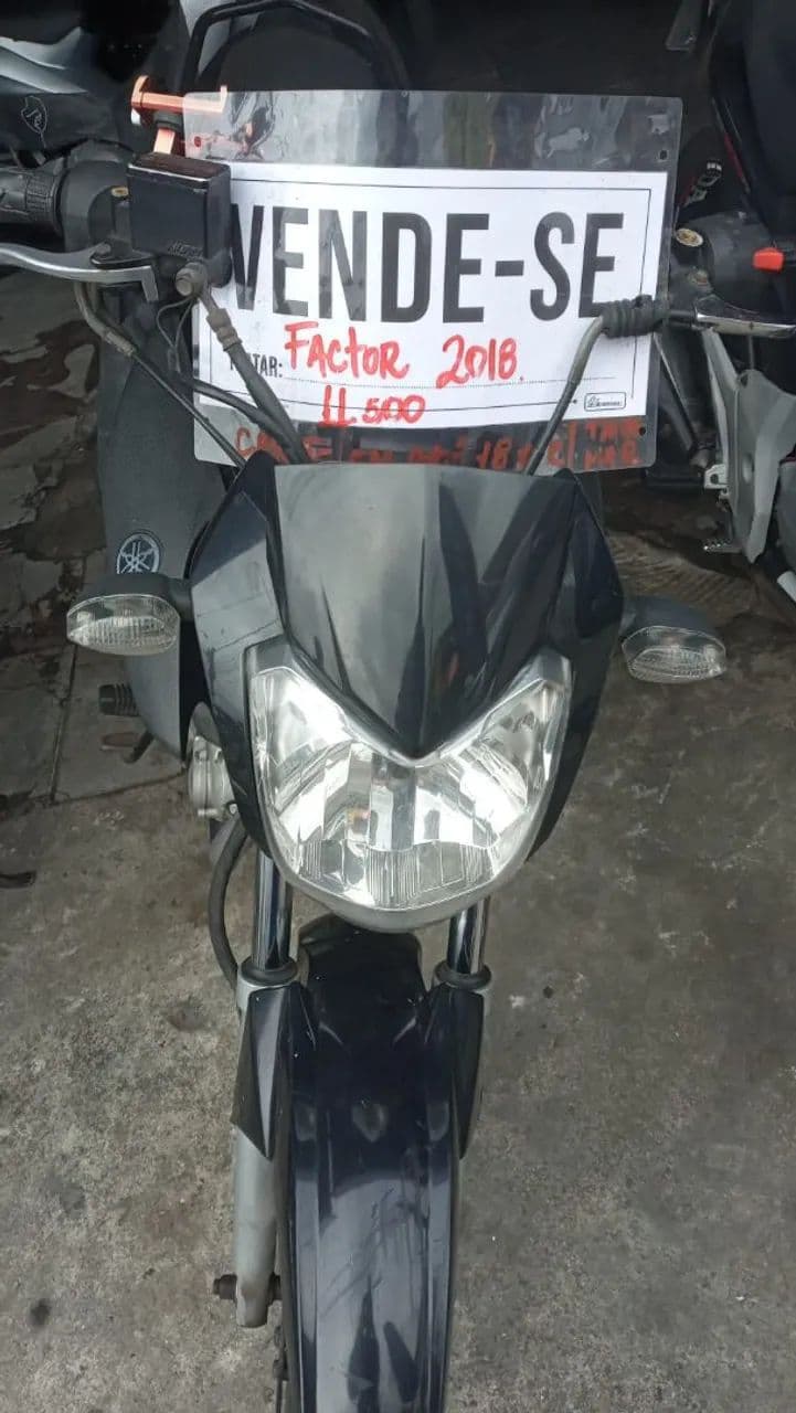 Vendo moto Factor ano 2018