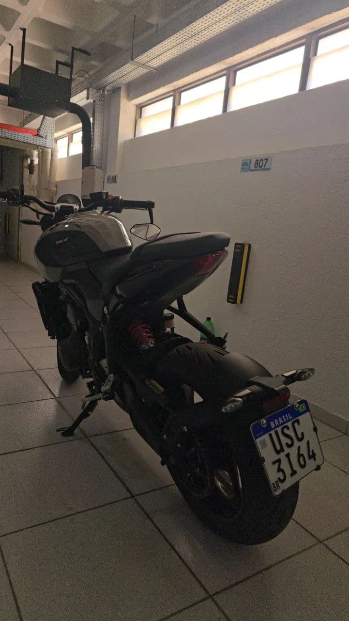 Trident 660