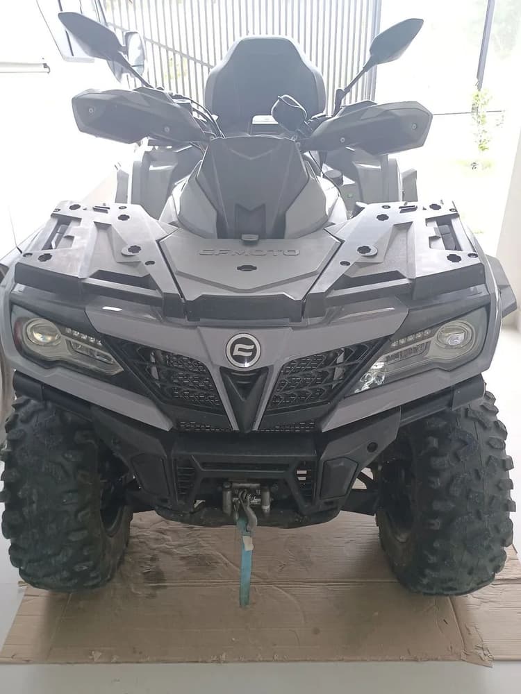 Quadriciclo CFORCE 1000